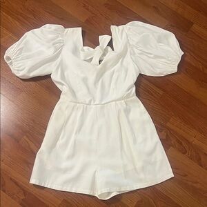 Elegant White Puff Sleeve Jumpsuit